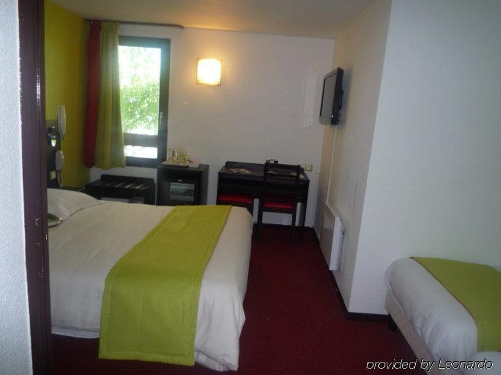 Kyriad Montlucon - Saint Victor Room photo